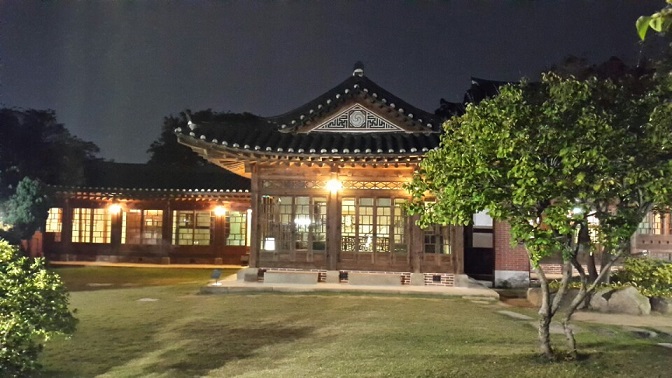 You are currently viewing 한옥에서 즐기는 여름 밤의 낭만, 서울역사박물관 <백인제가옥> 야간 개장