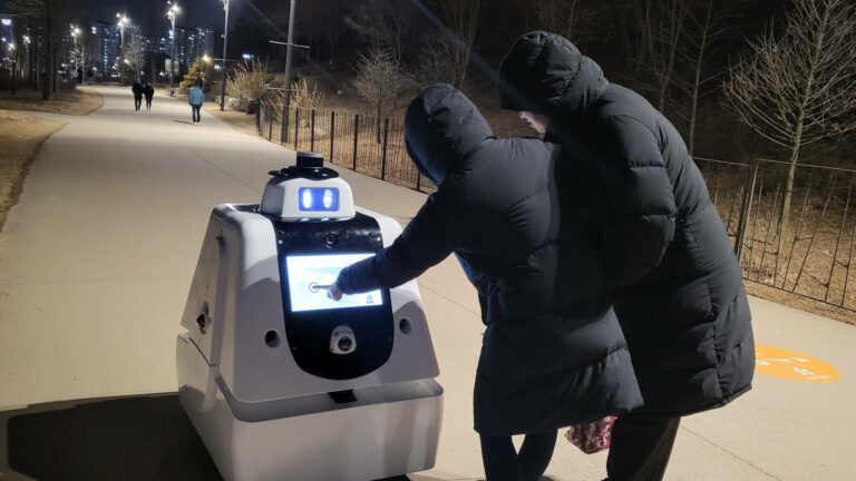 Read more about the article 순찰부터 안내까지! 로봇 <code>로보타닉</code>과 스마트한 서울식물원 여행